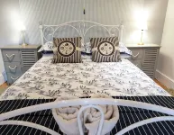 Dog friendly detached Nancecliff Cottage-enclosed garden & ocean view-Cornwall - 4-Star