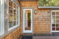 Cozy Riverview Cottage Retreat - walk to hiking trails & downtown Duncans Mills