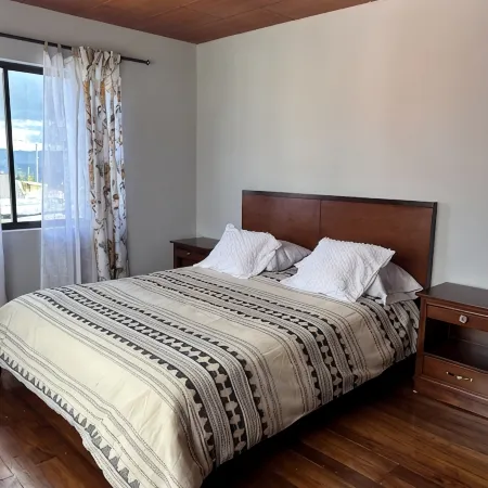 Cozy Apartment, Wood/fireplace, close to City