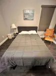 Charming 2-bedroom upper duplex in fabulous Detroit minutes from downtown! - balcony