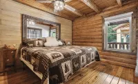 2 story Florida Cypress Cabin - Wifi