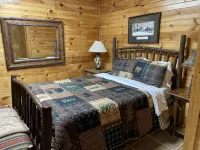 Big Nate Cabin on Lake with Water Trampoline - Boutique