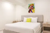 Bushiri's Long Life Building-2BD/1BA APT-Sleeps 4 - 2-Star