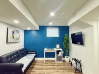 Comfort Quarters In Guelph! Your Cozy Home Away From Home. 궬프 호텔
