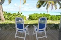 Beachfront large one bedroom studio, adjoining studio can be added to make 2/2. - Интернет