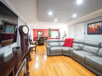Modern 2-floor, 3-bedroom apartment 20 minutes from Manhattan. ウェスト・ニューヨークのホテル