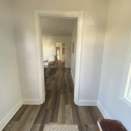 Downtown City Retreat | Pet Friendly | Sip, Lake, Repeat