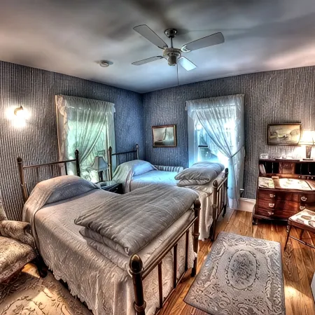 The Jeweled Turret Inn