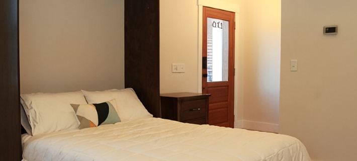 PARK and WALK - Mayberry & Main - 'The Main Suite' - New Construction マウント・エアリーのホテル