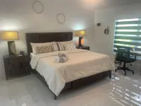 Spacious 5 bedroom home with WiFi and air conditioning in charming Brandon.