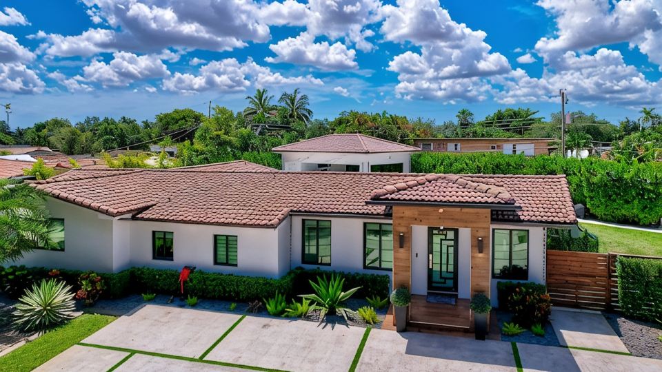 Miami Springs Located in Heart of Miami