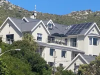 Dunvegan Lodge Hotels near Long Beach