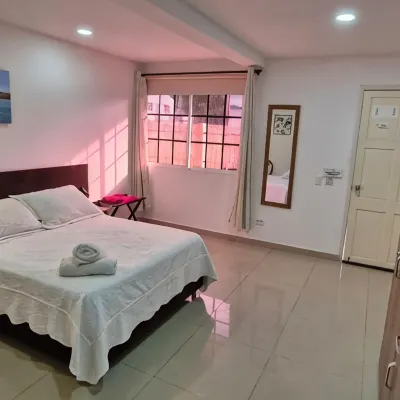 Hostal Marlyn イスロテ・スクレ周辺のホテル