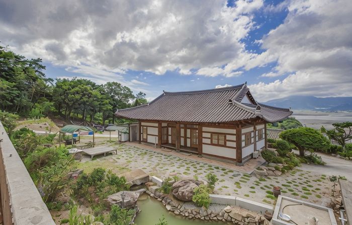Wando Cheonghaejin Hanok Pension