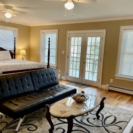 ⭐ Spacious Lake House Just Minutes From The Slopes ⭐