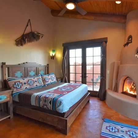 CUSTOM BUILT STUNNING Home Towering above the Colorado River/Lake Pow