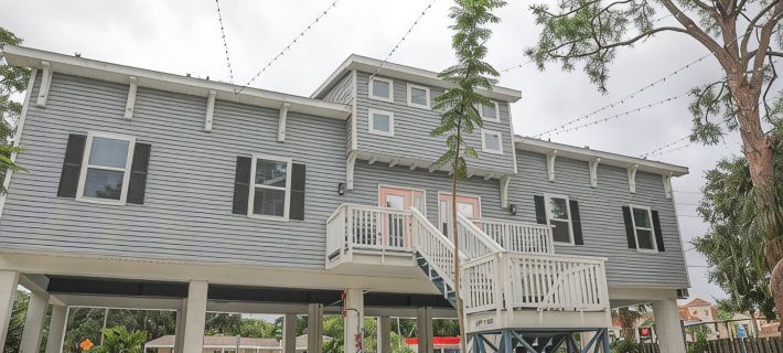 Hawk Nest Apartment-Walk to downtown & the water! New heated POOL! Hotels in Dunedin