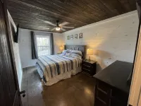 4 Bedroom 3 Bath Lakefront Home with Private Dock, Secluded, Lewis Smith Lake - 4-stjärniga