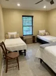 Great Lake House with Best Private Beach. Kayaks and Games! Kids Friendly! - 4성급