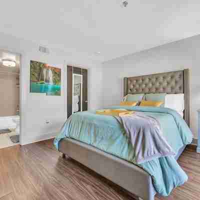Emerald Suite near Truist Park / Free Parking Rooms