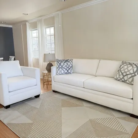 Stylish 2BR Home in LA close to, Universal Studios, Dodgers; AND Private Parking