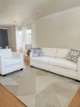 Stylish 2BR Home in LA close to, Universal Studios, Dodgers; AND Private Parking - 3-Star
