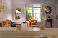 The Orange House - Only 4 Minutes from LU - 4-Star