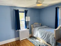 Gorgeous Home in Waltham quiet, family-friendly neighborhood, 2 free parking! - Wi-Fi
