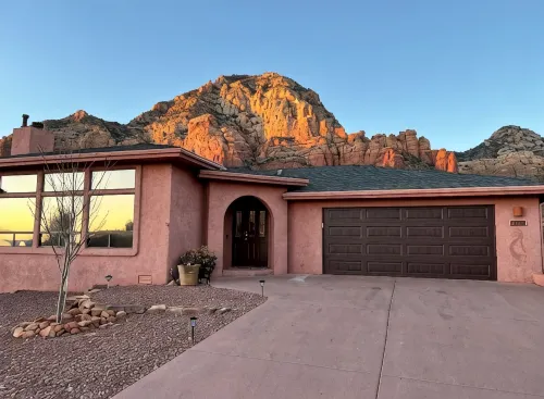New 4 Bedroom - Superbly Sedona - ジャグジー