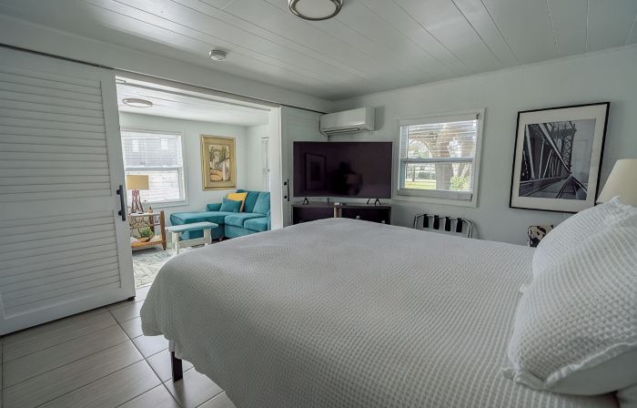 Casa Blue - Beautiful Renovated Cottage Close to Downtown!
