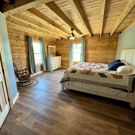 Authentic Hemlock Log Cabin 4 Bedroom Ski Chalet On Lake And Next To Ski Slopes