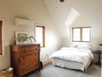 Hiking, incredible mountain views, hot tub, and a chef's kitchen! - balcony