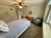 BACKYARD OASIS! Cozy and charming 60s Brick ranch with relaxing gazebo over pond - 民宿