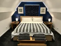 Inclusive, child-friendly, dogs welcome, garden area, near pubs/river/golf - 3성급