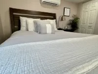 Cozy Newly Remodeled Studio Apt-5 miles from the Famous Siesta Key Beach!!!🏝 - balcony