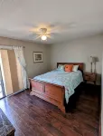 Cozy 3-bedroom lakefront cottage in beautiful Clemson, SC - Homestays