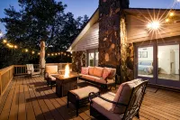 The Shepherd's Lodge at Addis Acres /4BR/3BA/ newly renovated/pond/firepit/deck - 3-Star
