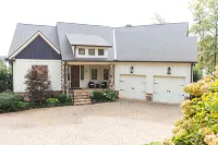 Gorgeous Estate w/180° Views of the Lake and 300+ ft of Waterfront! - 4-Star