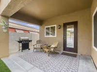 Saddle In & Kick Back: Old West Charmer w/King Bed and Putting Green - Kitchenette