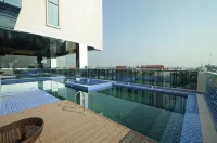Bien Bac Hotel - Pools