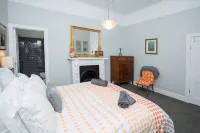 Central, Classic, Contemporary , Comfortable, Convenient , Charming - balcony