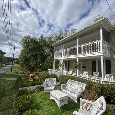 Amazing Location- Skiing Nearby, Hot Tub, TV & Huge Deck! Country Charm Inside!