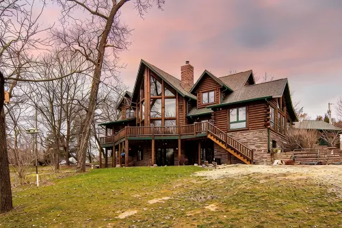 Luxury Lodge Near Galena, Field of Dreams & Skiing, 6 Private Suites - Boutique