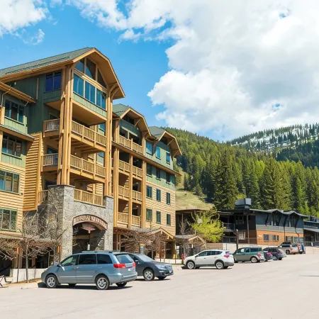Ski in-Ski out Morning Eagle 3-bedroom condo in Whitefish