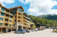 Ski in-Ski out Morning Eagle 3-bedroom condo in Whitefish - Boutique