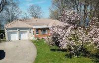 LUXURY WATERFRONT HOME w/PRIVATE BEACH w/BBQ PATIO - Wifi
