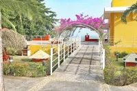 Two Bedroom Beach Front Condo with Amazing Ocean View - 2-stjärniga