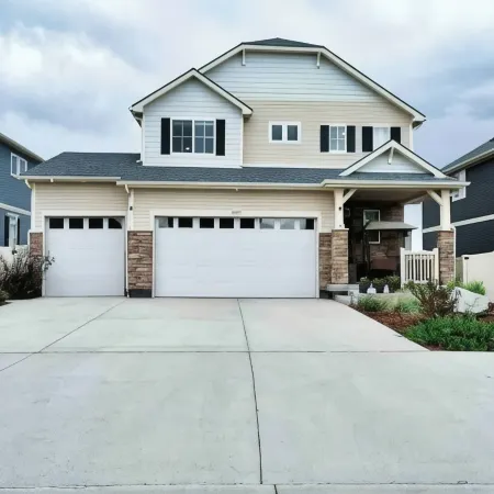Mountain View house with, Jacuzzi, 5 beds 3.5 bath near Airport