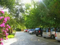 Simatos APARTments & Studios - parking