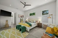 "Brillant Sunshine" SARASOTA.  Luxury POOL home built in 2023. Up to 18 guests - 4-نجوم